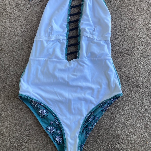 Like New - Cupshe Onepiece - Teal pattern, perfect Boho swimwear - Picture 2 of 3